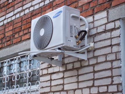 Tiếng ồn máy lạnh