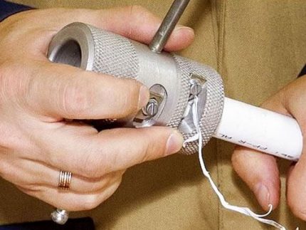 Ống nhôm đục lỗ