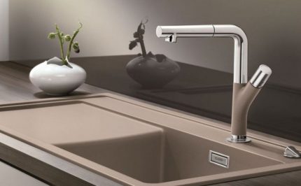 Stijlvolle mixer met één klep