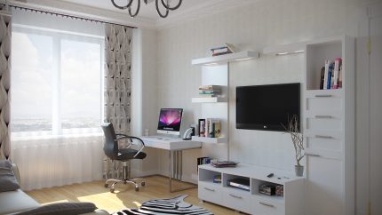 Kamer met computer en tv