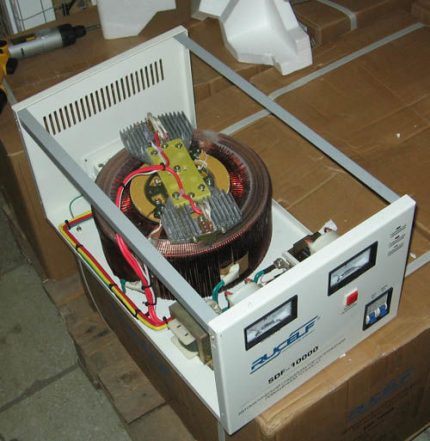 Gedemonteerde elektromechanische stabilisator