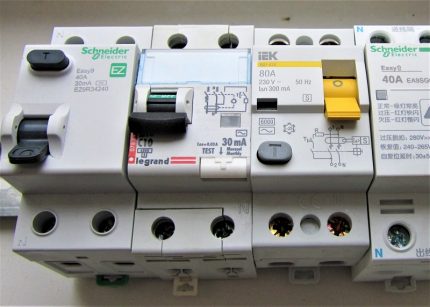 Elektromechanische aardlekschakelaars voor het appartement