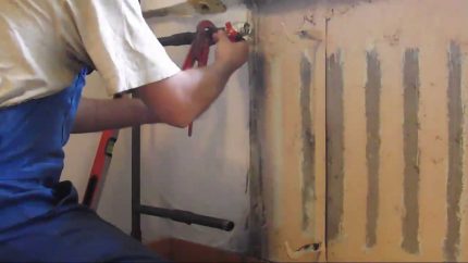 Demontage van de oude radiator