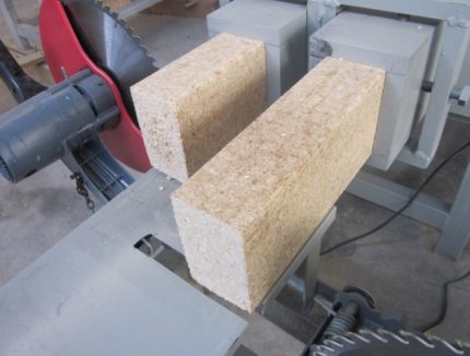 Installation for briquettes