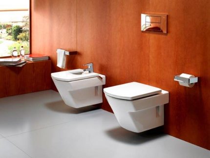 Hangend toilet