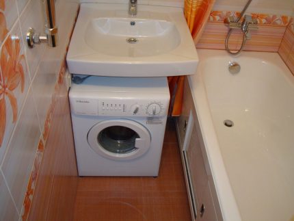 Electrolux wastafel onder de gootsteen