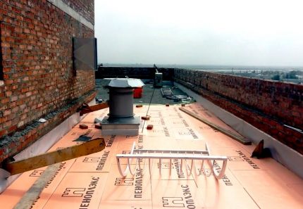 Dốc Penoplex trên mái nhà