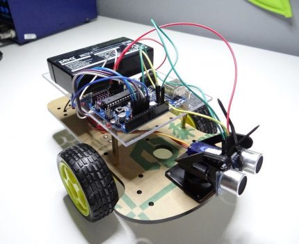 Op Arduino gebaseerde robot