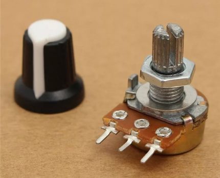Draaipotentiometer met dop