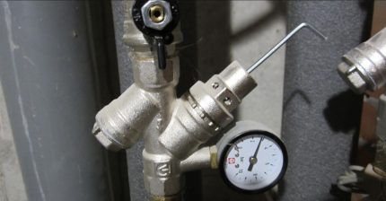 Giảm áp nước với đồng hồ đo áp suất