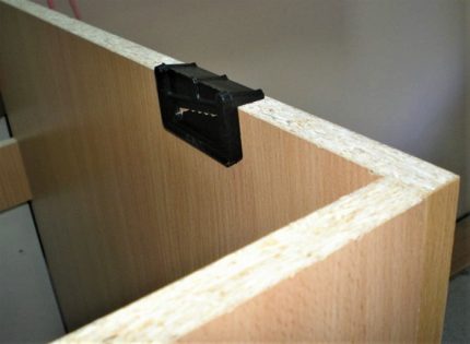 Fixation d'évier