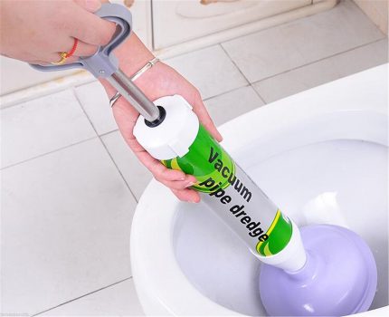 Pneumatic plunger to eliminate blockages