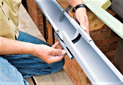 Gutter connector