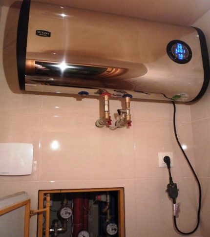 Máy nước nóng gas và điện