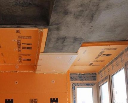 Installatie van schuim