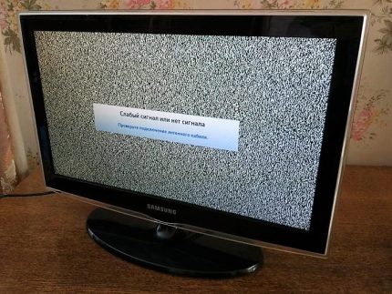 Tiếng ồn màn hình TV