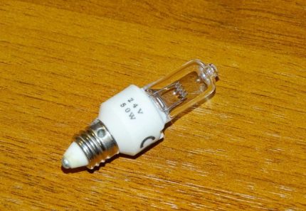 Lampa z gniazdem E11