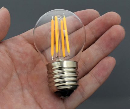 Lampa z gniazdem E26