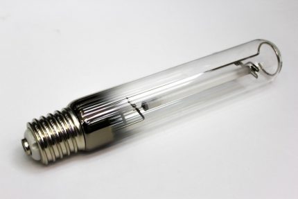 Lampa z gniazdem E40