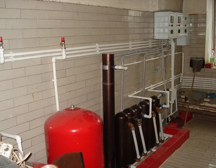 Installatie van een omvormer in een circuit met inductieketels