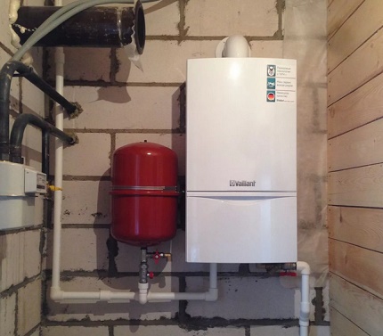 Gaswandketel met turbocompressor