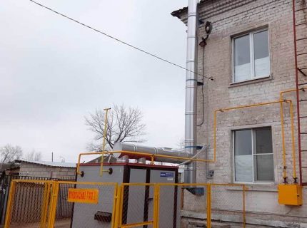 Panlabas na tsimenea sa gasolina