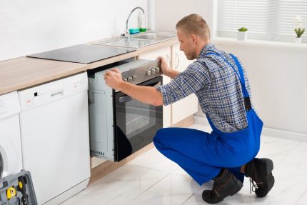 Ang pag-install ng oven sa isang angkop na lugar