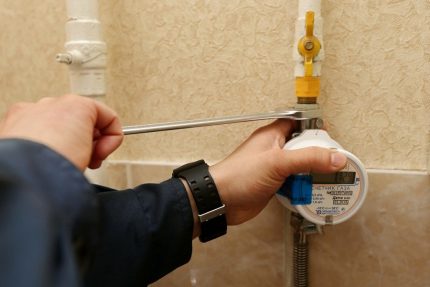 Een diëlektricum op een buis monteren