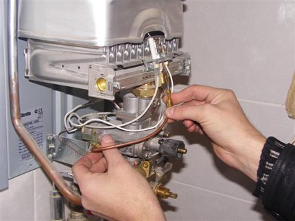 Demontage van de thermokoppel gaskolom