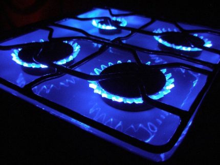 Blauwe vlam in een gasbrander