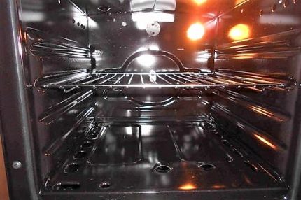 Achtergrondverlichting in een gasoven
