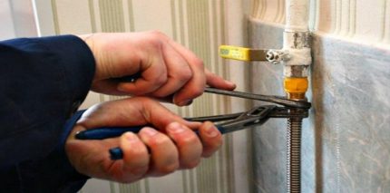 Madaling idiskonekta ang kalan mula sa gas