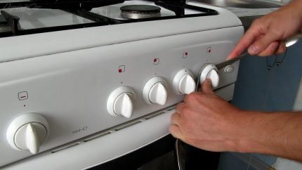 Handvatten verwijderen met een mes