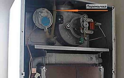 Ang lumulukso na nagsara ng switch ng presyon ng boiler