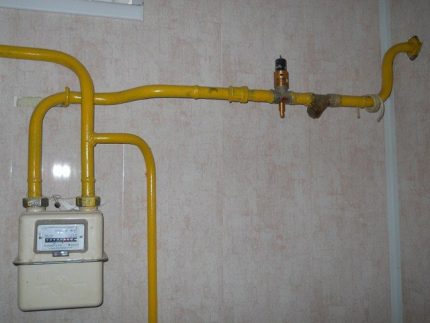 Gas pipe sa kusina