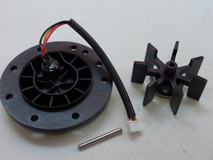 Nililinis ang duct sensor