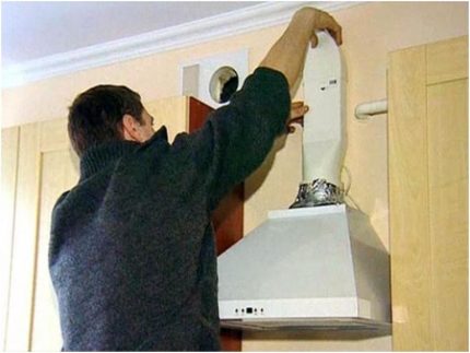 Cooker hood installation
