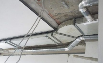 Doorkruist en haarspelden