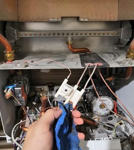 Ontsteking en ionisatiesysteem reinigen