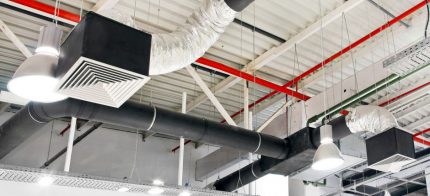 Dubbele hangers voor het bevestigen van kanalen