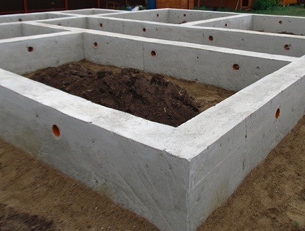 Dispositif de ventilation pendant la construction