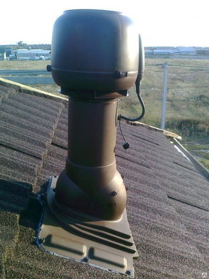 Ventilation output with electric fan