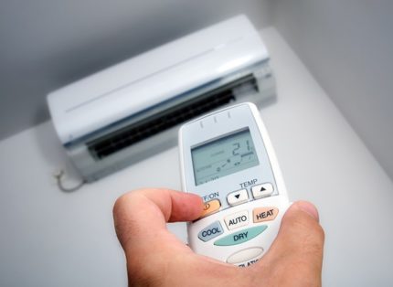 Processen med at indstille fjernbetjeningen til aircondition
