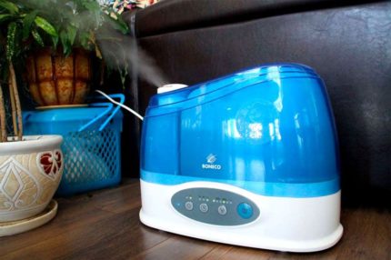Máy tạo độ ẩm trong căn hộ