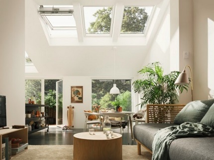 Attic panoramic windows