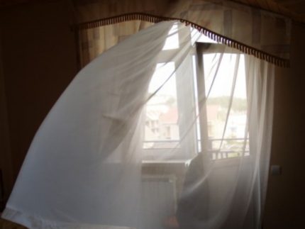 Gió trong phòng