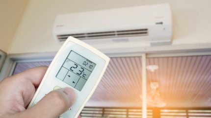 Włącz klimatyzator za pomocą pilota